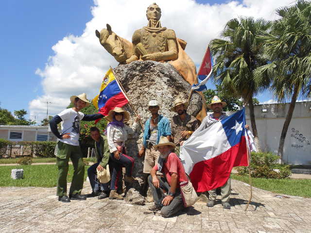 Arribo a la comunidad Simón Bolivar. Arribo a la comunidad Simón Bolivar.