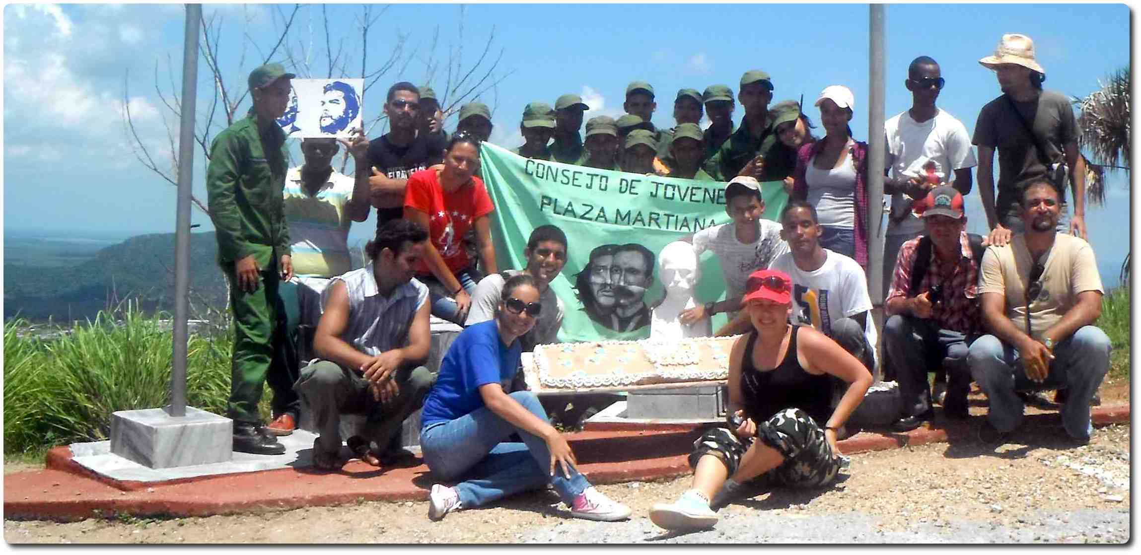 Jóvenes celebran cumpleaños del Che, Maceo y Doña Trina
